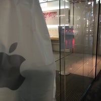 Photo taken at Apple Store 札幌 by ごっし on 2/19/2016