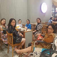 Photo taken at J.Co Donuts &amp;amp; Coffee by Leony Anatasia M. on 4/21/2019