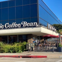 Foto scattata a The Coffee Bean &amp;amp; Tea Leaf da Brad W. il 10/19/2022