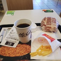 Photo taken at McDonald&amp;#39;s by かみい k. on 12/21/2018