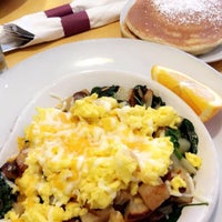 Das Foto wurde bei Eggsperience Breakfast &amp;amp; Lunch von Mademoiselle2U💋 G. am 2/2/2017 aufgenommen