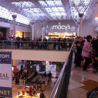 oxford valley mall hollister