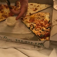 7/23/2017 tarihinde Dianaziyaretçi tarafından Uncle Paul&#39;s Pizza'de çekilen fotoğraf