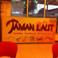 Photo taken at Taman Laut Jumbo Seafood Restaurant by Amatus Venantius S. on 12/25/2012