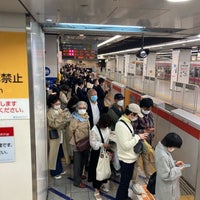 Photo taken at Keio Platform 3 by 関白宣言 on 4/6/2022