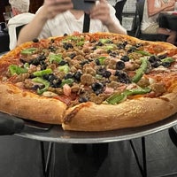 Снимок сделан в Bianelli&amp;#39;s Gourmet Pizza &amp;amp; Pasta пользователем ますはら 2/19/2024