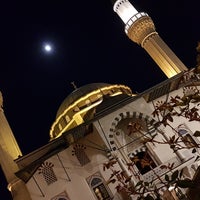Photo taken at Şehitlik-Moschee by Ramazan E. on 4/16/2019