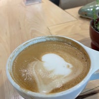 3/21/2023에 Cristian S.님이 Coffee Shark Espresso &amp;amp; Pints에서 찍은 사진