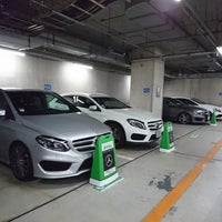 Photo taken at セルリアンタワー 駐車場 by こばやん c. on 5/28/2017