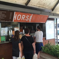 รูปภาพถ่ายที่ Hot Horse โดย Urkius เมื่อ 8/18/2016