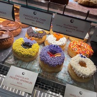 Снимок сделан в Good Company Doughnuts &amp;amp; Cafe пользователем Mariah D. 10/29/2020