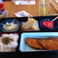 Photo taken at Sakae Sushi by Marpaung B. on 12/31/2012