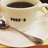 Photo taken at Doutor Coffee Shop by Takeshi on 1/2/2017