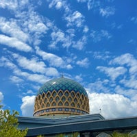 Photo taken at Masjid KLIA (Sultan Abdul Samad Mosque) by Amirul A. on 6/30/2023