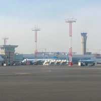 รูปภาพถ่ายที่ Toshkent Xalqaro Aeroporti | Tashkent International Airport (TAS) โดย Jim K. เมื่อ 4/8/2024