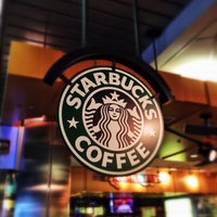 Photo taken at Starbucks by Haroldo F. on 10/16/2013