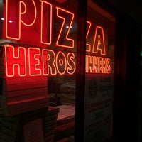 รูปภาพถ่ายที่ Sal&amp;#39;s Pizzeria and Catering โดย Jesse G. เมื่อ 2/14/2017