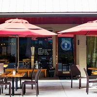 10/19/2016 tarihinde State Street Eating House + Cocktailsziyaretçi tarafından State Street Eating House + Cocktails'de çekilen fotoğraf