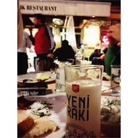 Foto diambil di Sarpa Et&amp;amp;Balık Restaurant oleh Cansu pada 4/24/2015