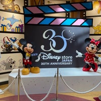 Photo taken at Disney Store by 霧雨 涼. on 7/22/2023