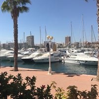 Das Foto wurde bei La Taberna Del Puerto Alicante von Alena R. am 9/14/2017 aufgenommen