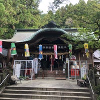 Photo taken at 椙本神社 by Youki S. on 4/22/2019