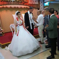 Photo taken at Akasya Düğün Salonları by Hamdi K. on 8/15/2021