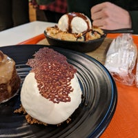 1/20/2020 tarihinde Amandaziyaretçi tarafından Spot Dessert Bar'de çekilen fotoğraf