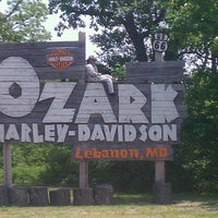 5/19/2013 tarihinde Shane P.ziyaretçi tarafından Ozark Harley-Davidson'de çekilen fotoğraf