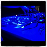 12/8/2012 tarihinde DJ MK B.ziyaretçi tarafından Pandora House'de çekilen fotoğraf
