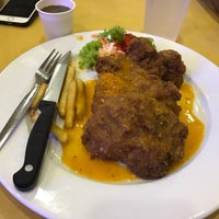 Foto scattata a ChopNGrill Western Food da Fariz il 11/5/2017