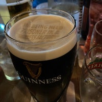 Foto diambil di O&amp;#39;Kellys Irish Pub oleh Sandra V. pada 8/17/2022