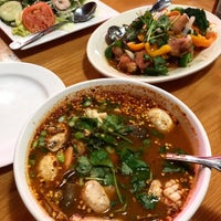 11/2/2017 tarihinde Jun I.ziyaretçi tarafından Sawatdee Thai Restaurant'de çekilen fotoğraf