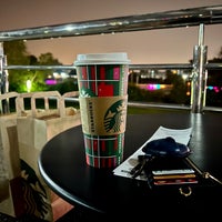 Das Foto wurde bei Starbucks von Gerald S. am 12/22/2023 aufgenommen