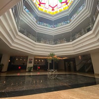 Das Foto wurde bei Mafraq Hotel Abu Dhabi von Gerald S. am 9/30/2022 aufgenommen