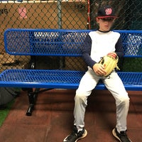Foto scattata a The Baseball Center NYC da Rachael S. il 7/31/2017