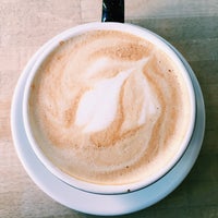 10/8/2015にJoyce X.がVoltage Coffee &amp;amp; Artで撮った写真
