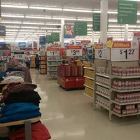 Das Foto wurde bei Walmart von Kai M. am 10/9/2012 aufgenommen
