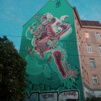 Photo taken at H Quellenstraße / Knöllgasse by Bernhard B. on 5/31/2016