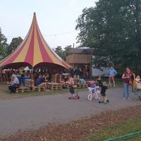 Photo taken at Letní Letná / Mezinárodní festival nového cirkusu a divadla by Radka F. on 8/25/2019