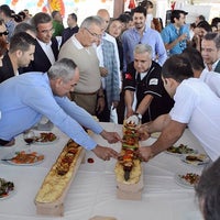 รูปภาพถ่ายที่ Kolcuoğlu Restaurant โดย Kolcuoğlu Restaurant เมื่อ 6/14/2015
