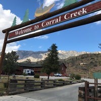 Foto tomada en Corral Creek Lodge  por Mike R. el 4/27/2017