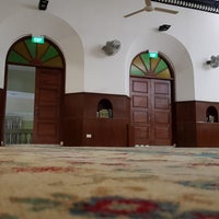 Photo taken at Masjid Omar Kampung Melaka (Mosque) by Ghazali R. on 11/12/2017