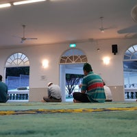 Photo taken at Masjid Temenggong Daeng Ibrahim (Mosque) by Ghazali R. on 5/4/2018