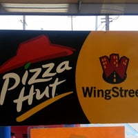 Photo taken at Pizza Hut by Mynard B. on 12/14/2012