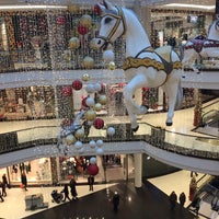 Photo taken at Mall of Berlin by ᴡ R. on 12/4/2015