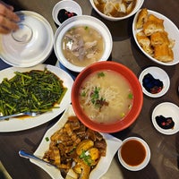 Photo taken at Tuan Yuan Pork Ribs Soup 团缘肉骨茶 by zong on 6/24/2023