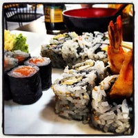 รูปภาพถ่ายที่ Murasaki Restaurant and Sushi Bar โดย Christina N. เมื่อ 6/14/2013