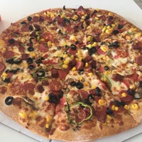 Photo taken at Pizza Pizza by Kenan Ş. on 9/26/2017