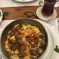 Das Foto wurde bei Çamlıca Restaurant Malatya Mutfağı von Abdullah Y. am 11/12/2022 aufgenommen